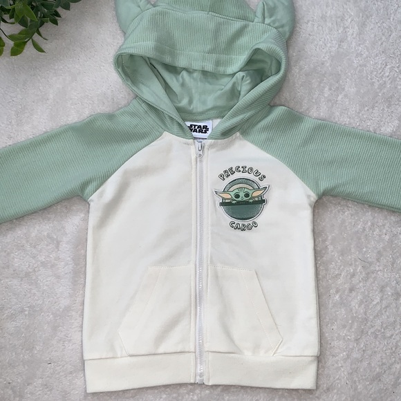 Star Wars Disney Baby Yoda 2 pc. Outfit 24M Green & Ivory EUC Hoodie & Shorts - Picture 3 of 12